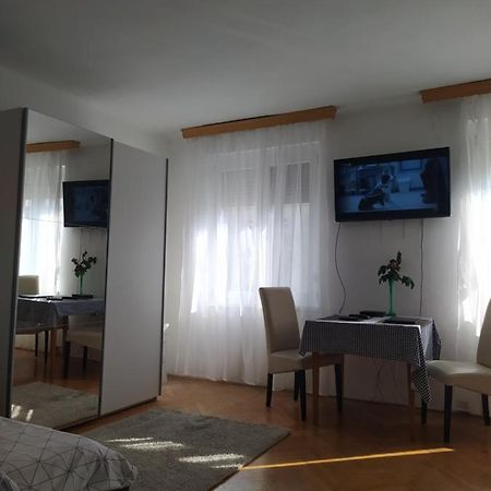 Ferienwohnung Dom Ter Apartman Szegedin Exterior foto