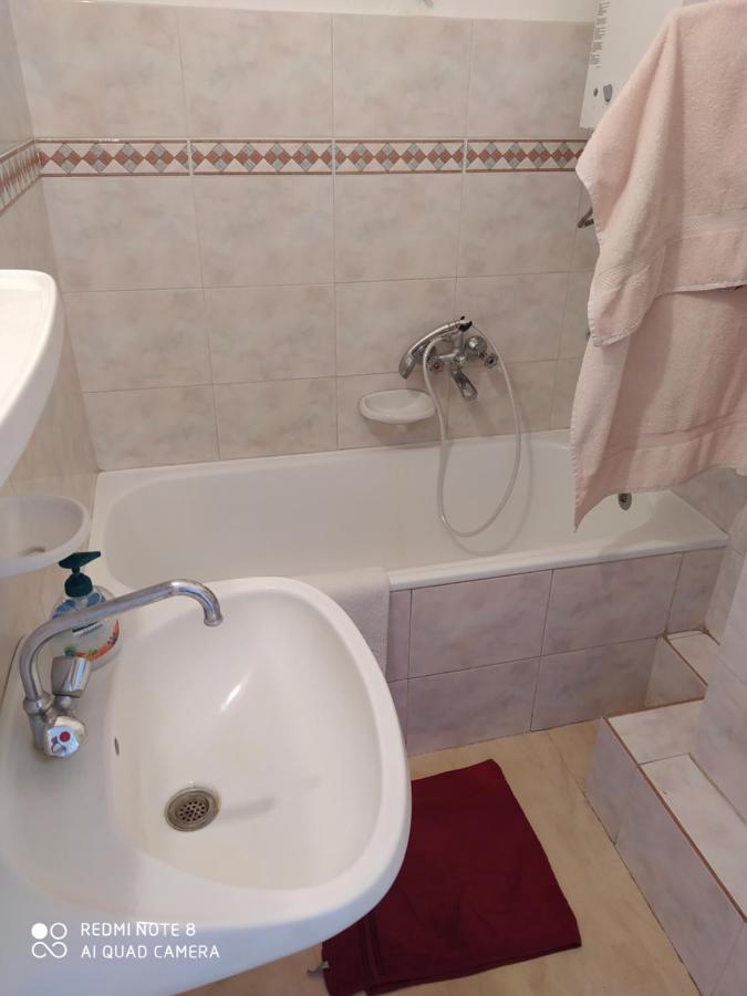 Ferienwohnung Dom Ter Apartman Szegedin Exterior foto